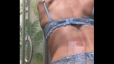Assilille desafía a su pareja en un juego de placer y venganza