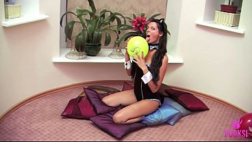 Cofi Milan te reta a resistir su juego de pies y tetas