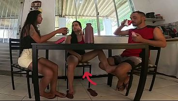 Esposa traicionera se une a la follada de su marido con otra