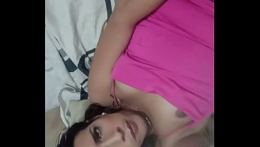 Femboy explosivo se abre de piernas para follada salvaje