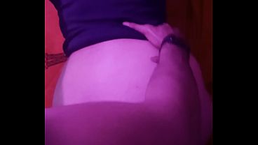 Helena Sparks me muestra su culo gordo que rebota sin parar