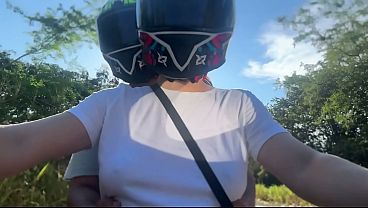 La chofer de Didi se dejó tocar sus tetas enormes en el auto