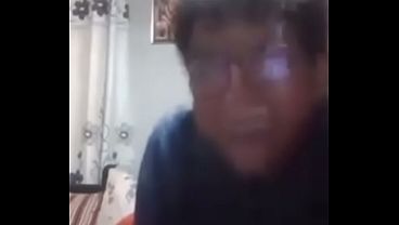 Me descubro tocando el culo por primera vez y me vuelvo loca