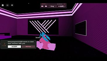 Miku se empotra hasta quedar bien mojada