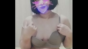 Milf asiática con hijab se venga follando al marido de su rival