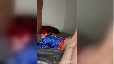 Otaku follada sin condón por su amigo cachondo