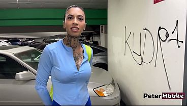 Vecina putita me pide que le rompa el culo sin condón
