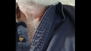 Verificación con mi polla goteando sobre tu cara sumisa