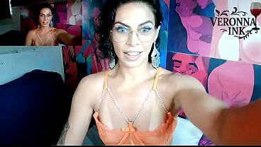 Veronna Ink te va a volver loco con sus gemidos gravados en vivo